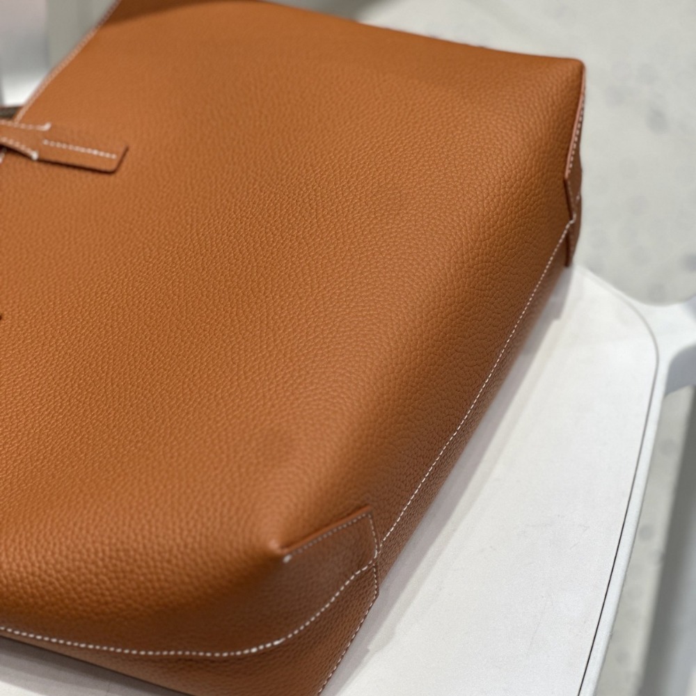Wewnątrz i na zewnątrz kontras – Luxury Bags Quiet recenzja i cena